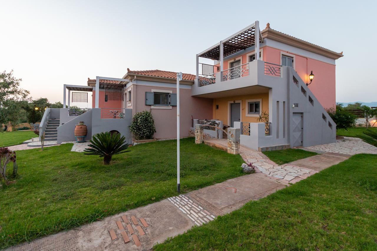 Ta Spitakia Tsarbopoulos Kyparissia Exterior photo