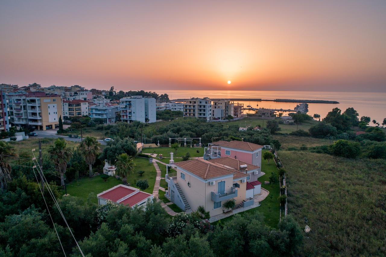 Ta Spitakia Tsarbopoulos Kyparissia Exterior photo